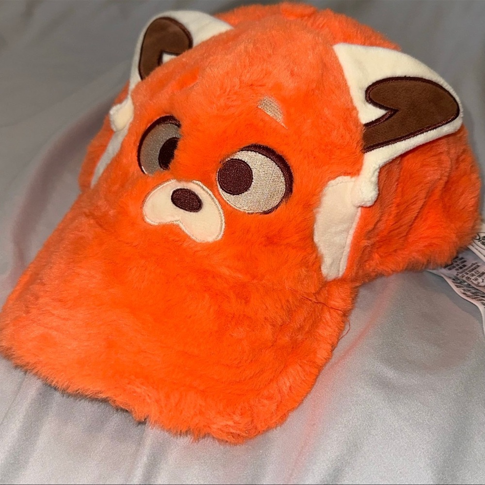 NEW TURNING RED DISNEY AUTHENTIC HAT - Picture 3 of 5